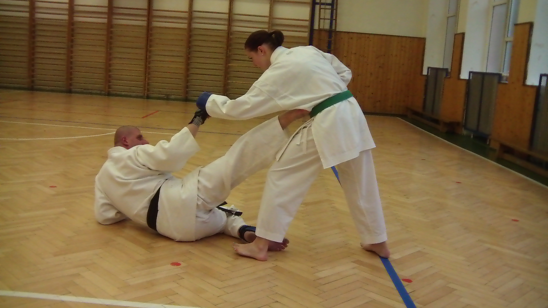 karate s dívkou 040