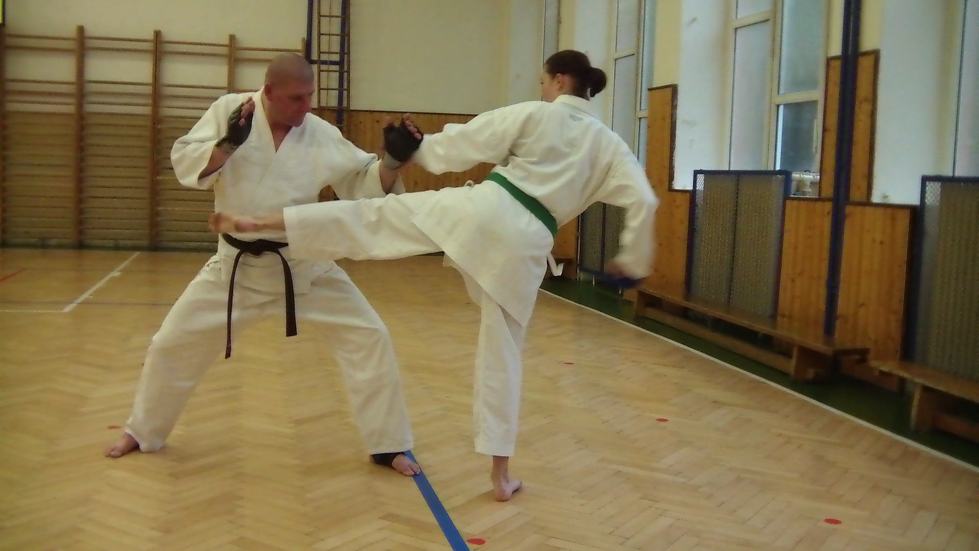 karate s dívkou 045