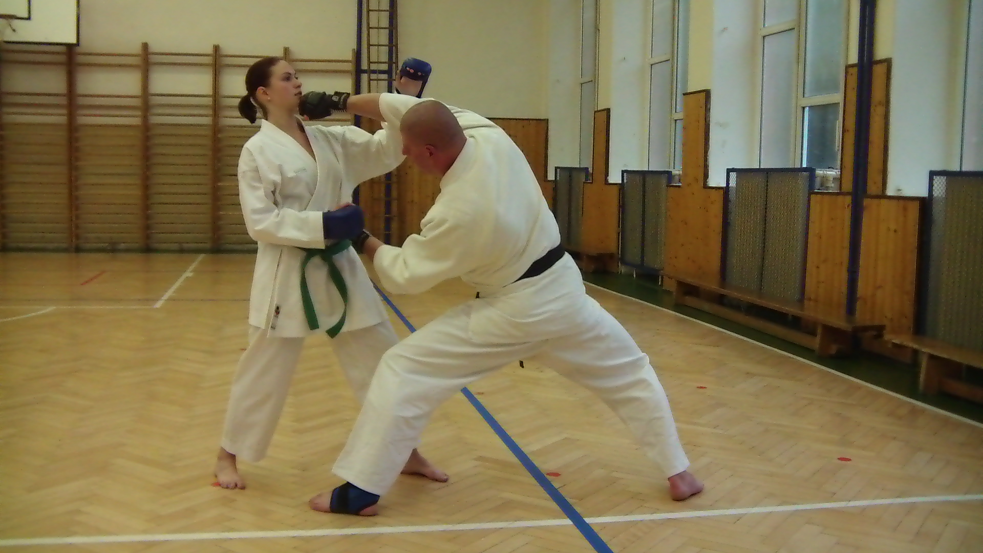 karate s dívkou 050