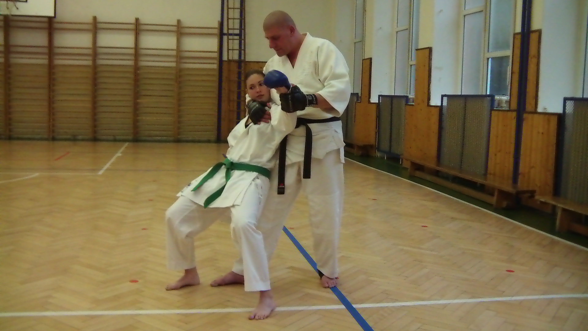 karate s dívkou 053