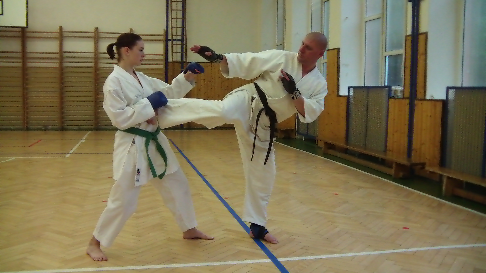 karate s dívkou 054