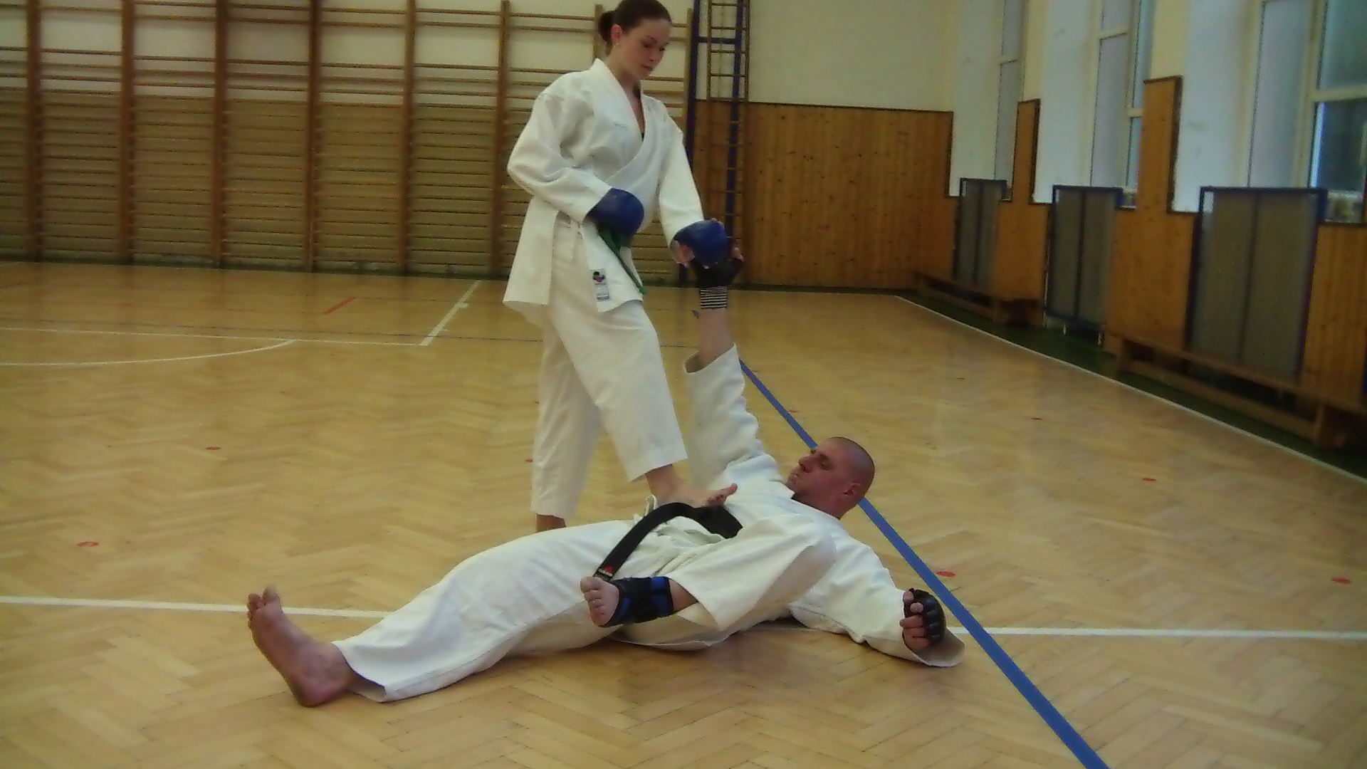 karate s dívkou 059