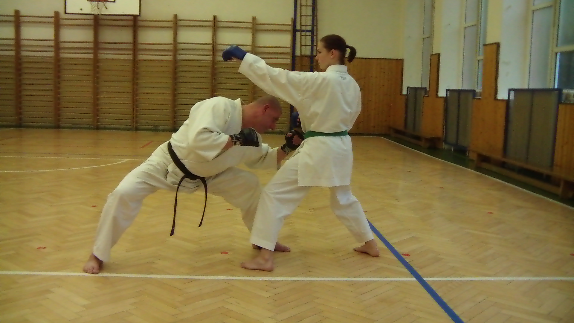 karate s dívkou 065