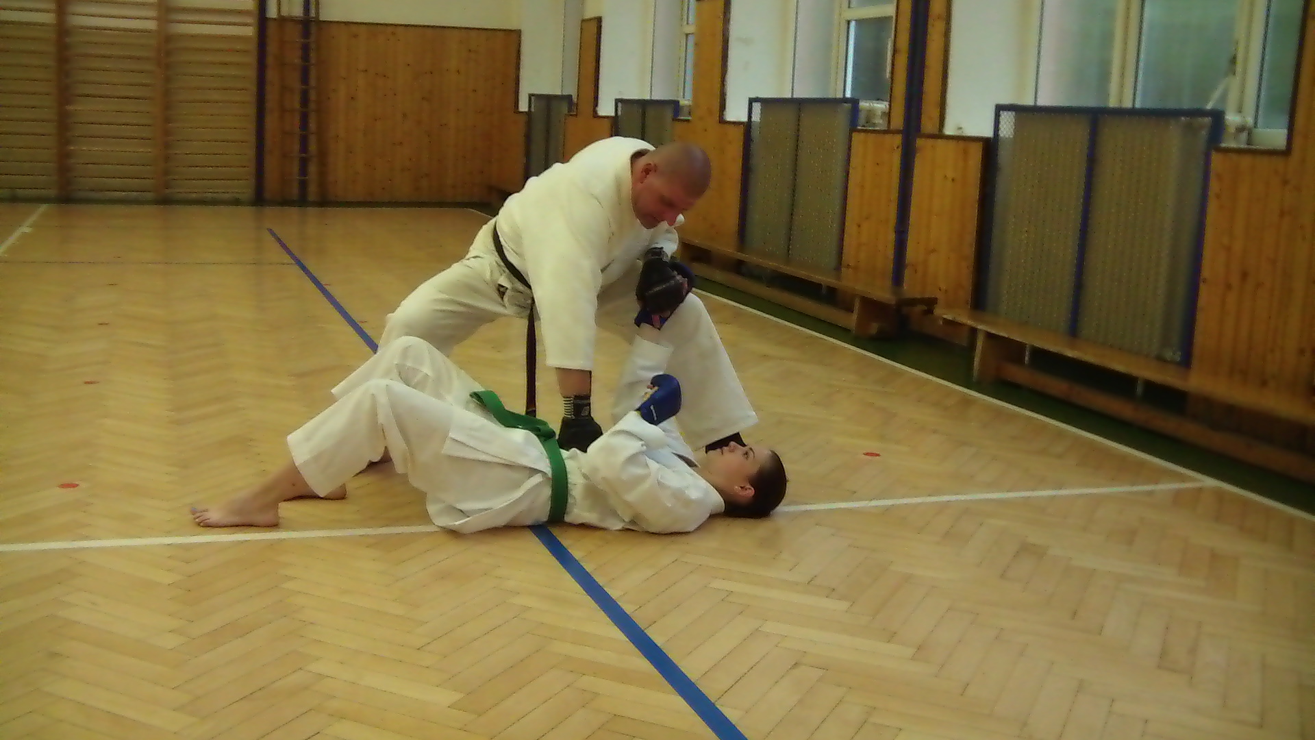 karate s dívkou 073