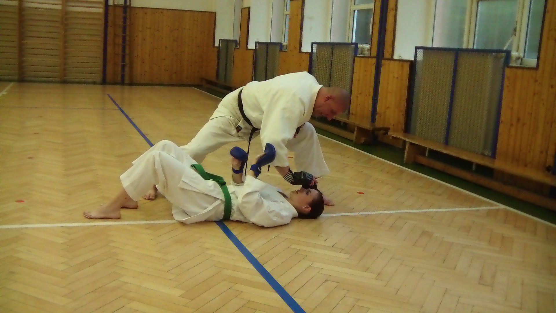 karate s dívkou 074